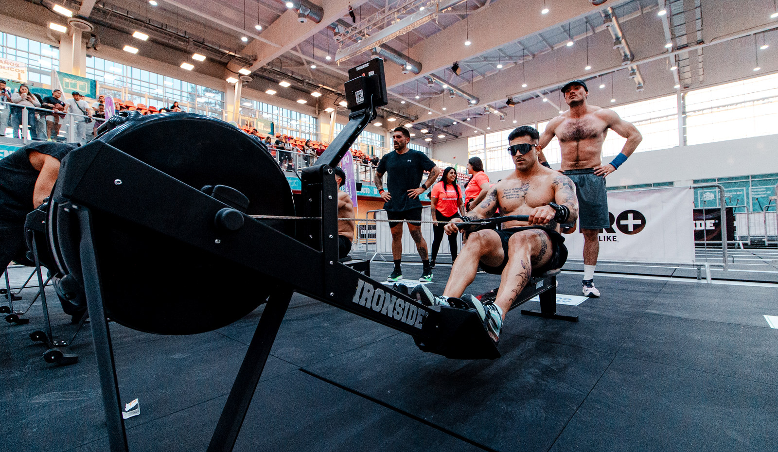 Remadora COMBAT de IRONSIDE bajo carga de competencia